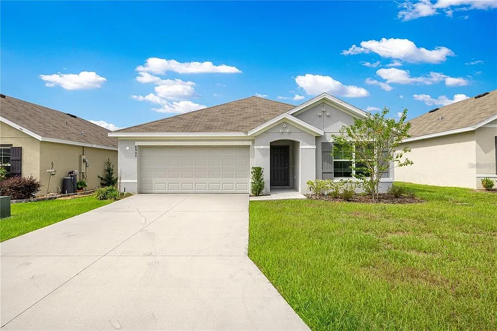 3 bed, 2.0 bath, 1670 sqft, $1,850 — Photo 1