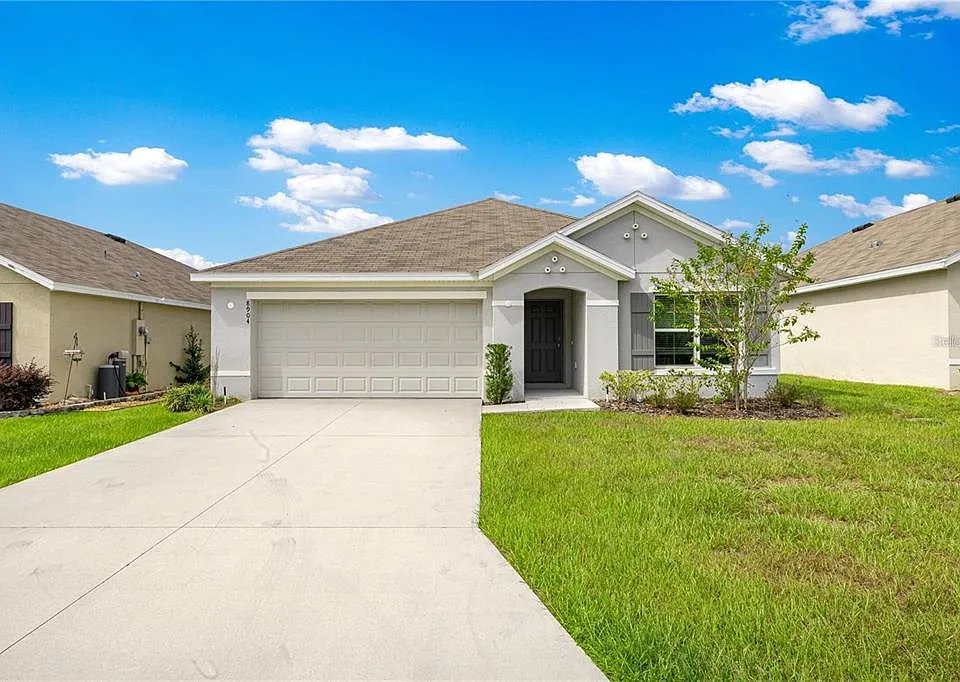 8904 SW 50th Ter