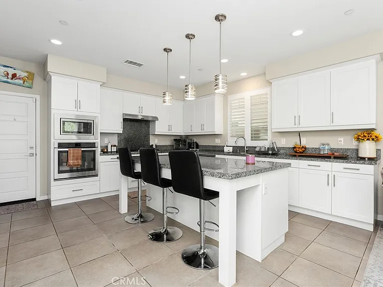 291 Carmine — Photo 4