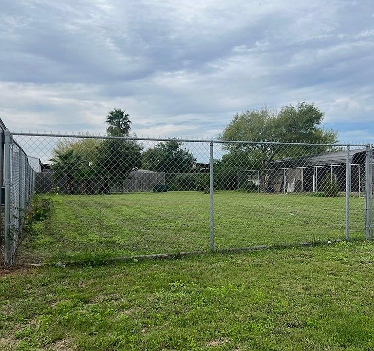2nd image of 1207 N Turquoise Ave