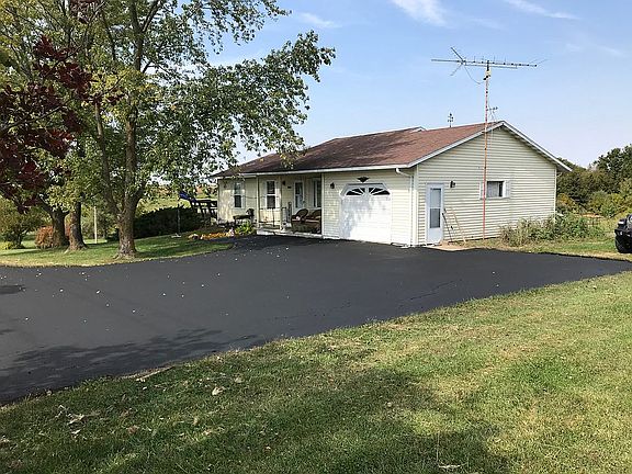 Paved driveway 
