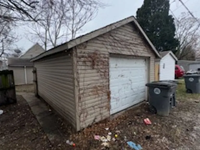 2513 W Illinois St — Photo 12