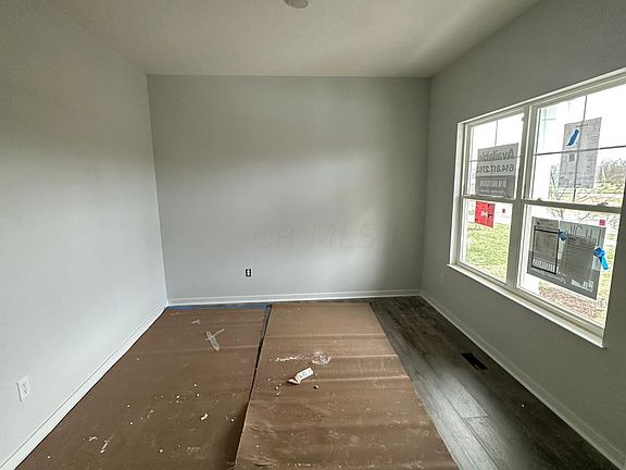5th image of 181 Norland Dr