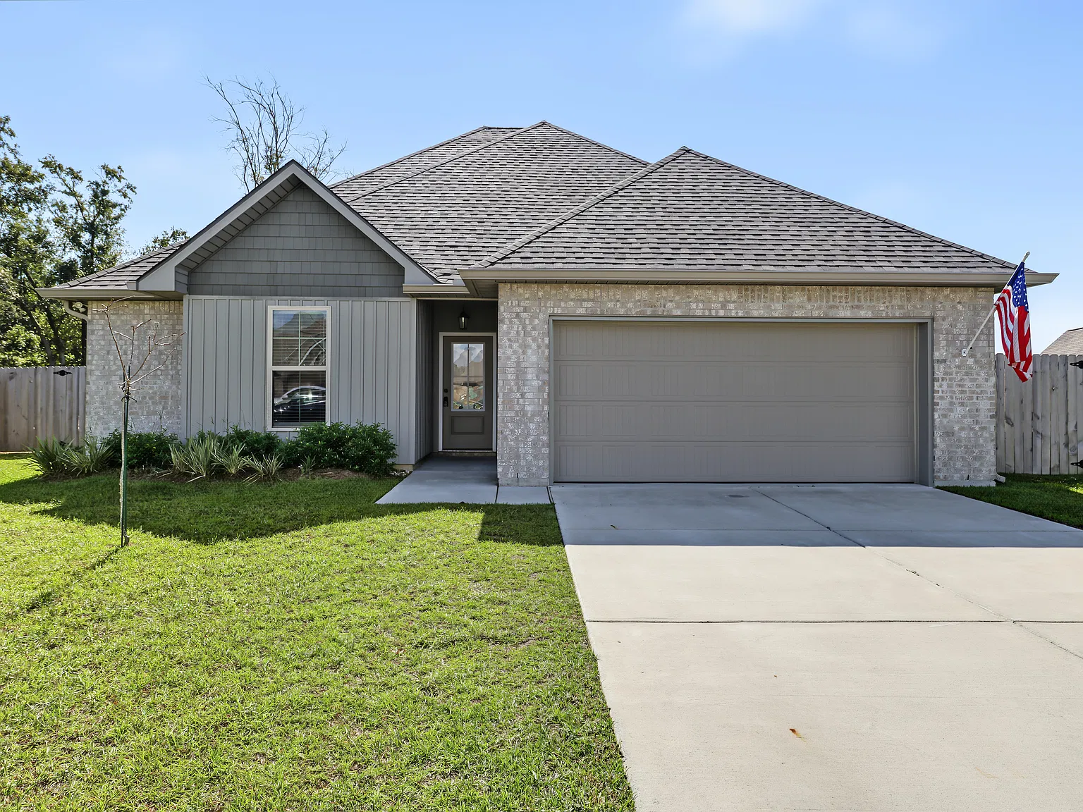 3 bed, 1624 sqft, $2,195 — Photo 1