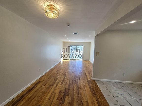 4th image of 15 S Munn Ave #3