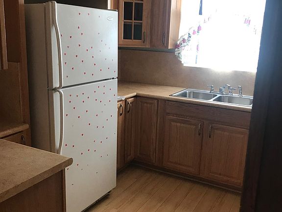 3rd image of 16132 Pamela St