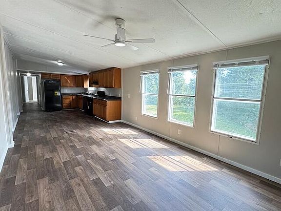 5th image of 648 Reagan Valley Rd