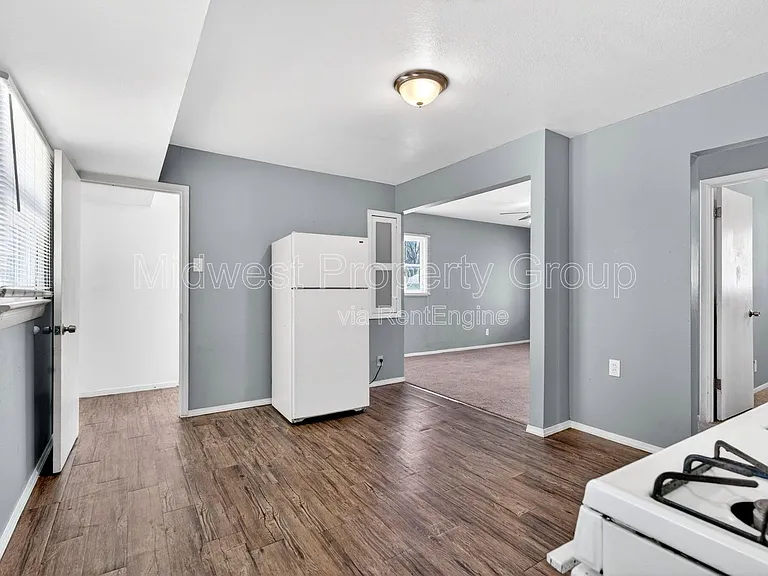 409 Shepley Dr — Photo 9