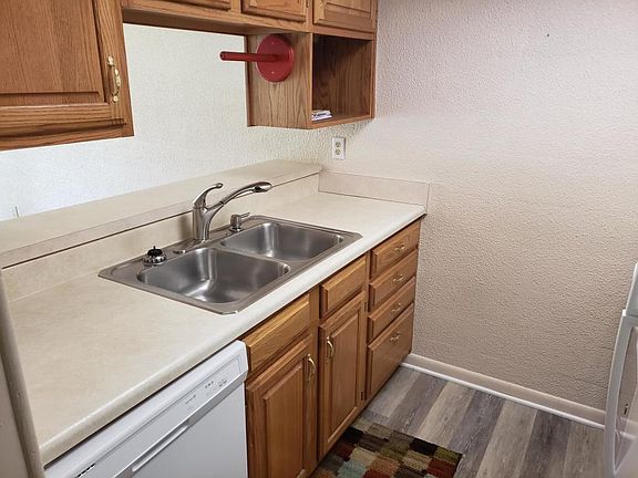 4th image of 96 Wilshire Heights Dr