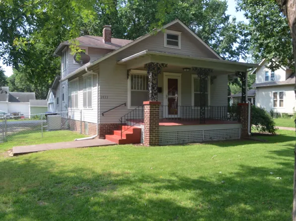 2823 SW 19th St, Topeka, KS 66604