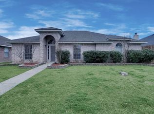 428 Maplegrove Dr, Cedar Hill, TX 75104