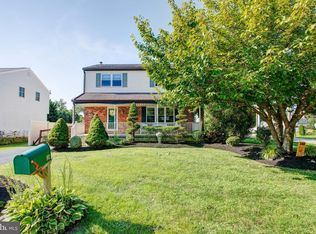 102 Cherry Ln, Folsom, PA 19033