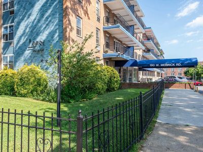 190 W Merrick Rd APT 3E, Freeport, NY, 11520