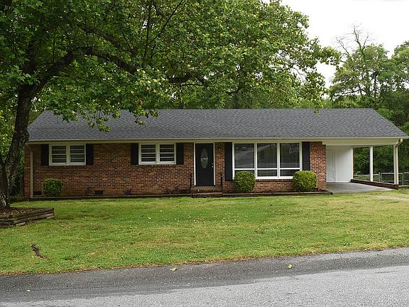2nd image of 200 Thornwood Dr