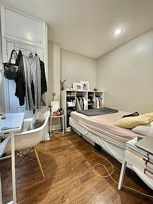 2nd image of 318 E 78th St APT 25