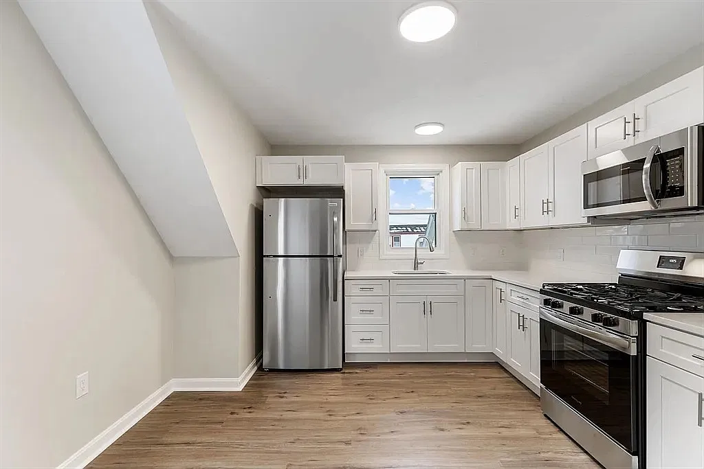 2 bed, 650 sqft, $2,199 — Photo 1