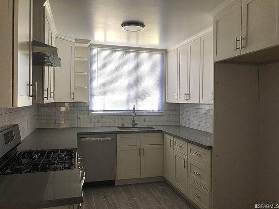 5th image of 425 N Castle St