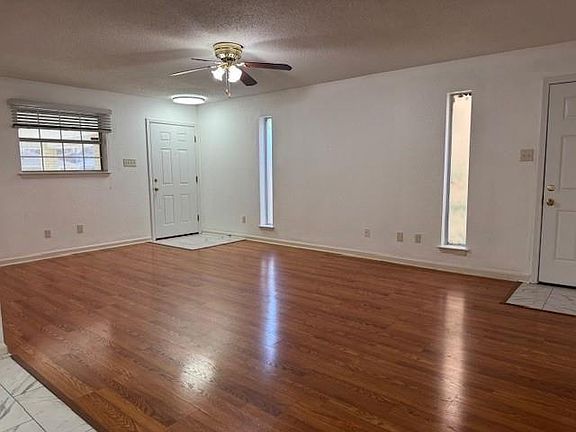 5th image of 6274 Bellaire Dr