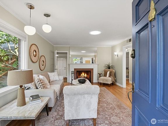 2nd image of 11058 17th Avenue NE