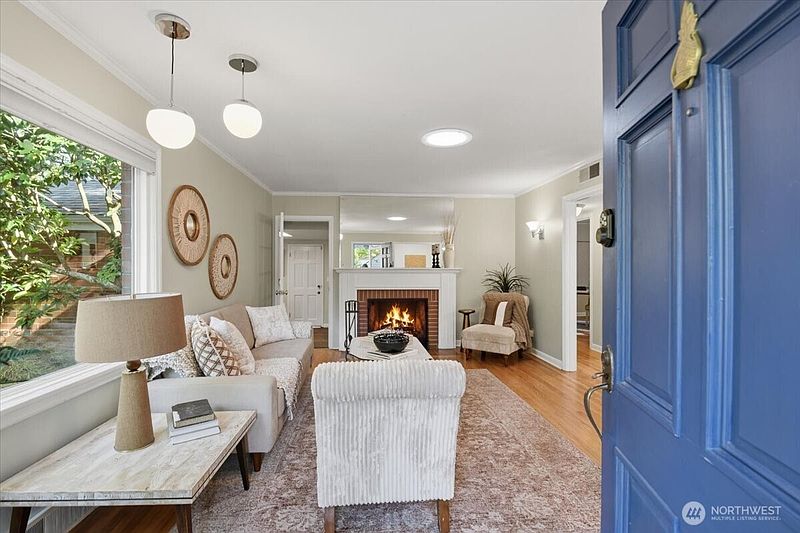2nd image of 11058 17th Avenue NE