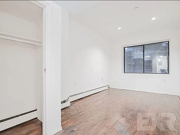 2nd image of 530 W 47th St APT 2E