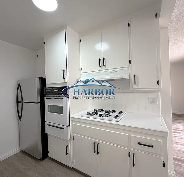 213 W Manchester Blvd #6 — Photo 6