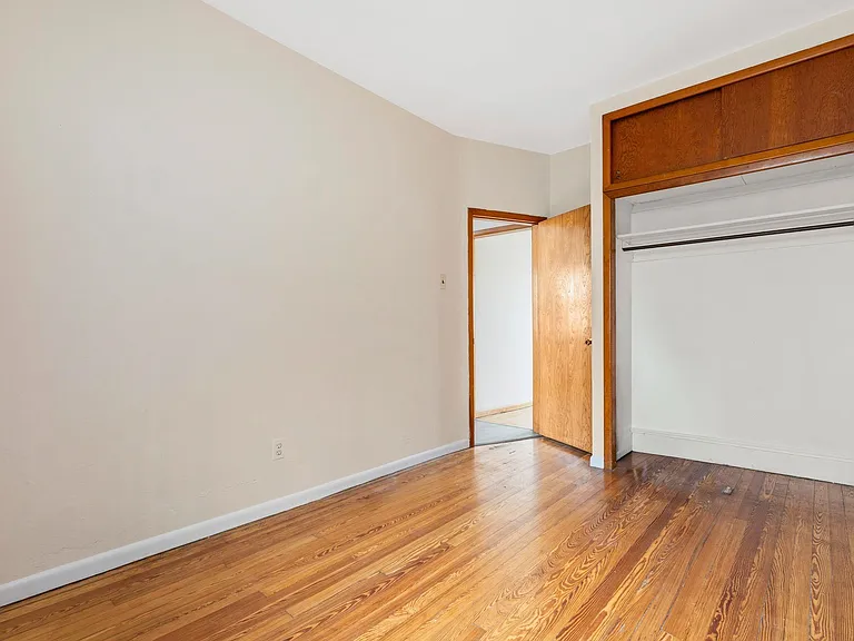 39 W 51st St #3 — Photo 13