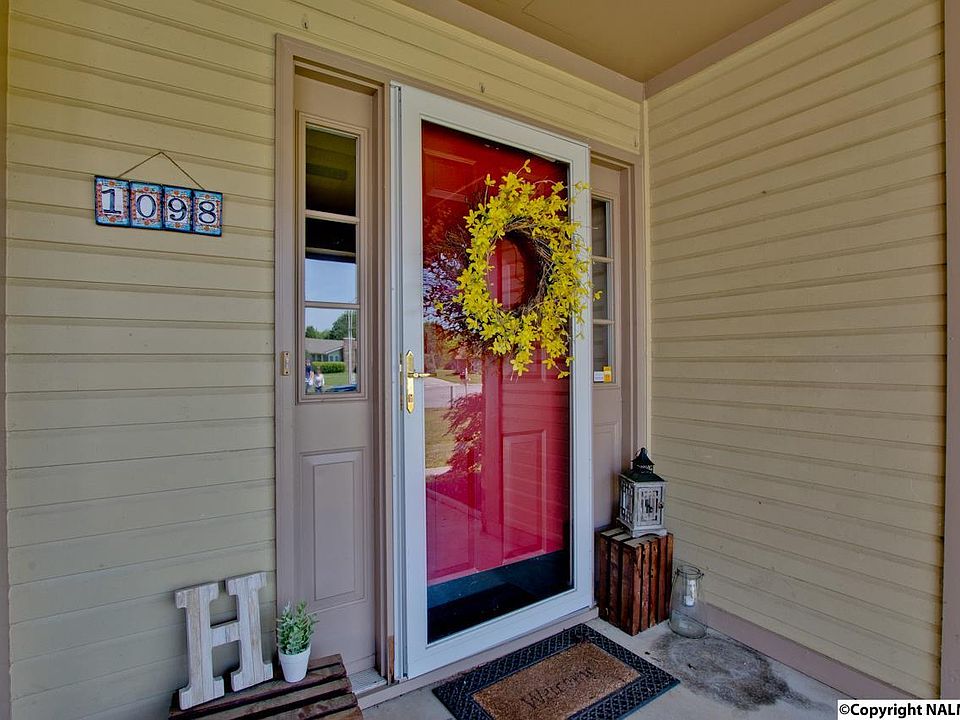 1st image of 1098 Kerr Dr SE