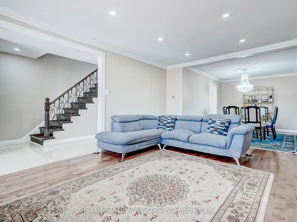 1228 Jane St N, Toronto, ON M6M 4X7