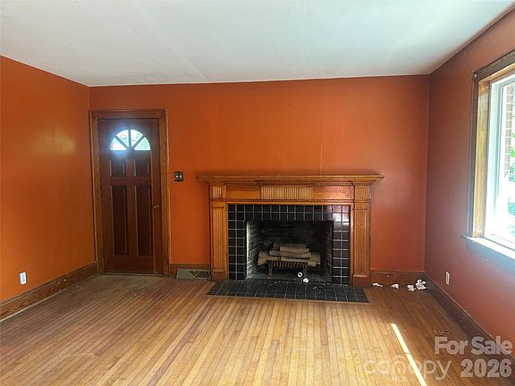 2nd image of 930 N Church St