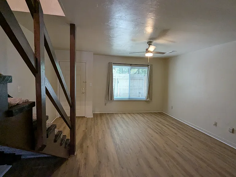566 Teal Ln #566 — Photo 10