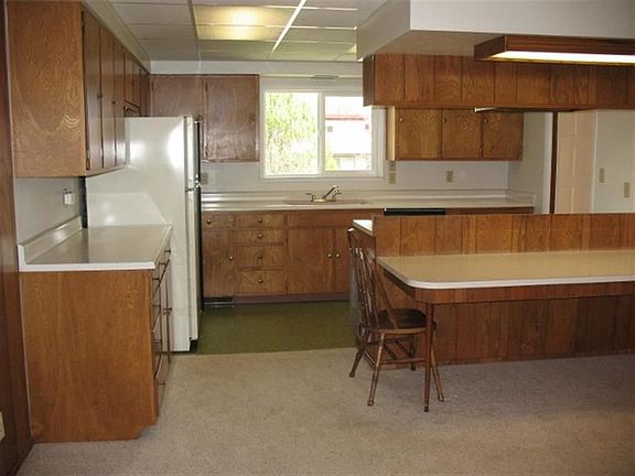 5th image of 870 Valley View Dr