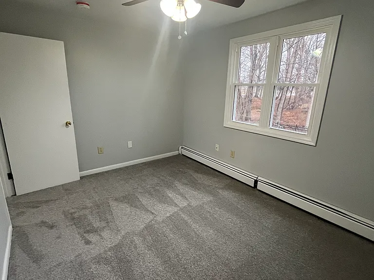30B Carolyn Ter — Photo 22