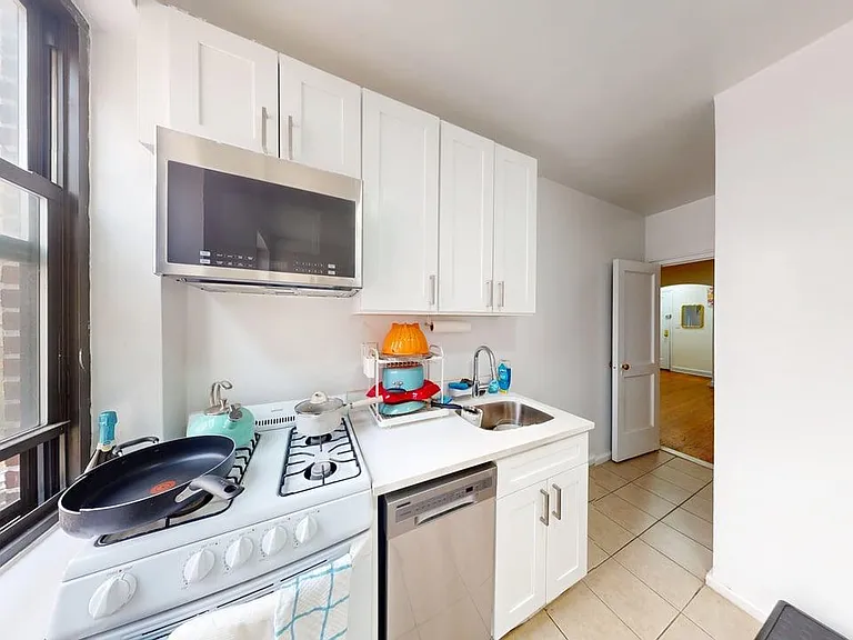 246 E 46th St #6B — Photo 6