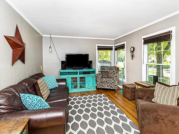 4th image of 5116 W 51st St