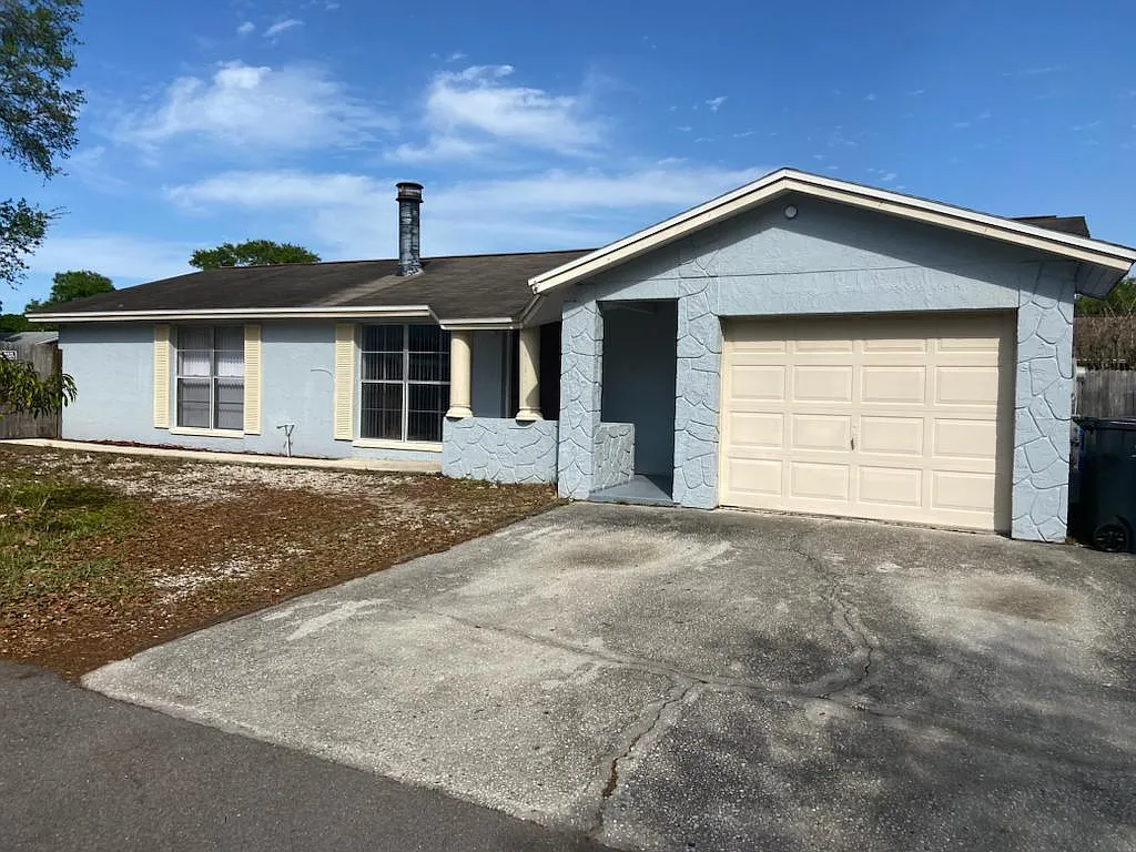 10101 Hunters Point Ct — Photo 1