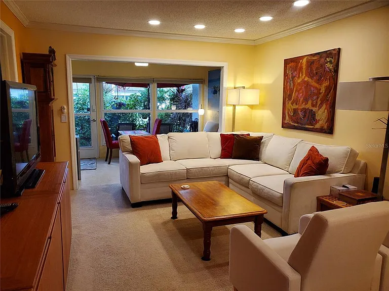 1403 Arrowhead Cir W #13-E — Photo 12
