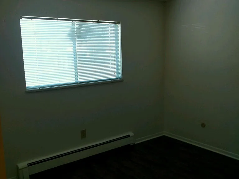 1924 Vinewood Ln #11 — Photo 5