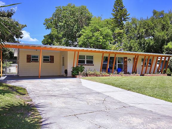 3rd image of 1621 Poe Ave