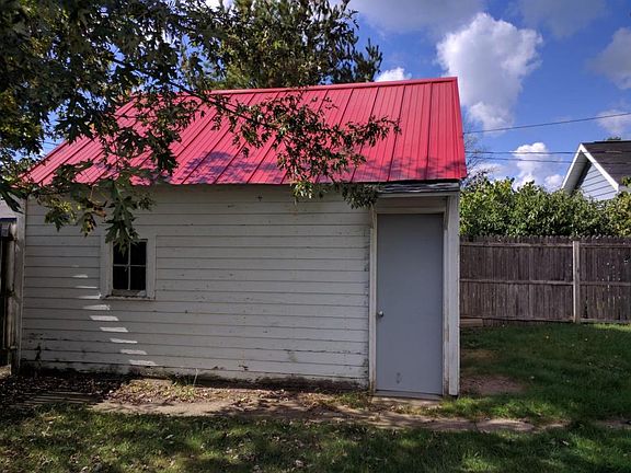 2nd image of 4236 Park St