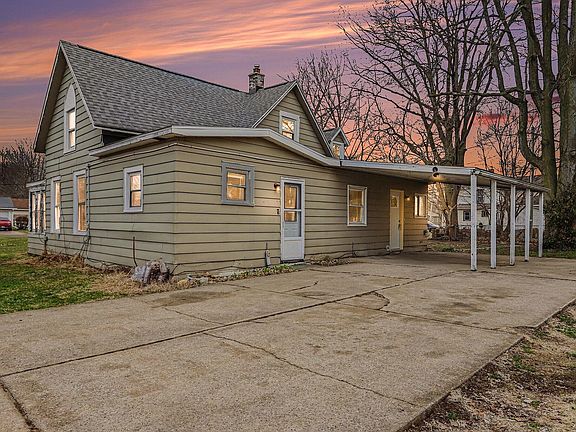 2nd image of 210 W Bennett St