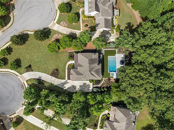4th image of 4535 Hawthorne Ct