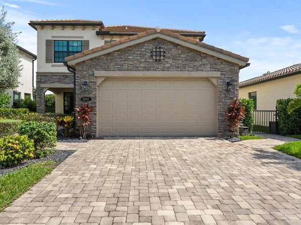 8891 Grand Prix Ln
