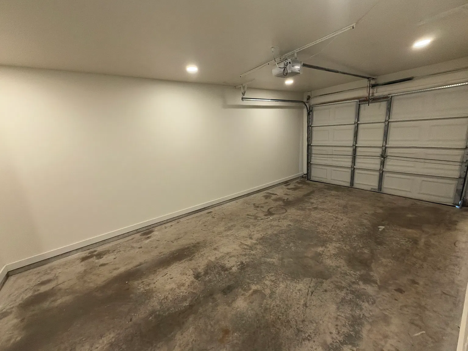 3 bed, 1116 sqft, $1,350 — Photo 4