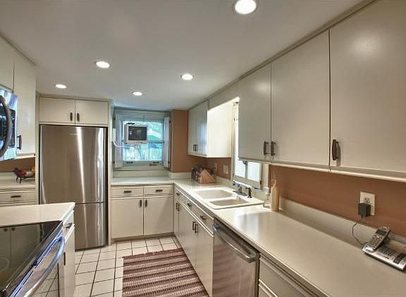 4th image of 4657 Clark Ave