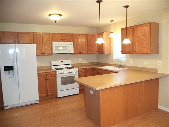 2nd image of 3880 Twin Oaks Dr