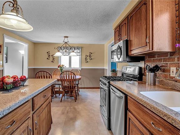 5th image of 143 Brentwood Dr