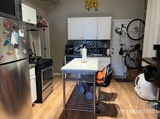 1479 W Huron St APT 1R, Chicago, IL 60642