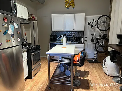 1479 W Huron St #1R Photo 1