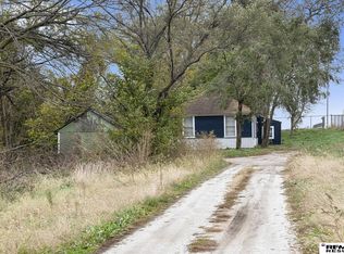 902 Louie Ln, Yutan, NE 68073